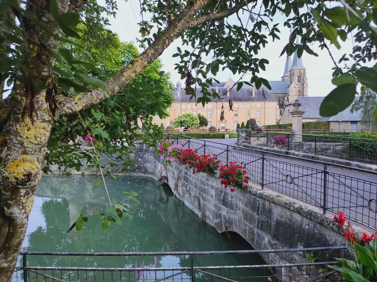 Gite Le Rempart - 3 Etoiles - 6 Personnes - Mouzon  エクステリア 写真